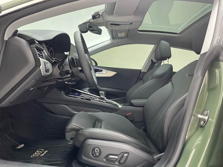 Audi A5 2024 Sportback 40 TFSI — фото 8