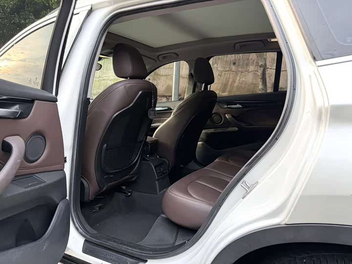 BMW X1 2020 s Drive 20 Li — фото 5