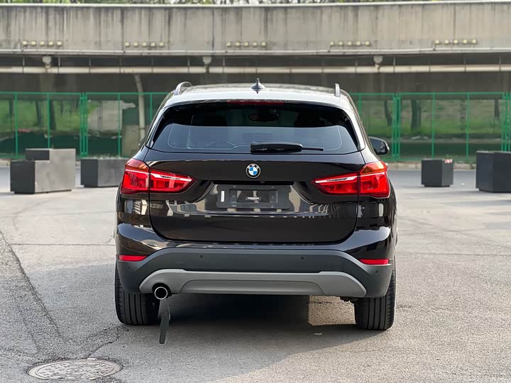 BMW X1 2019 s Drive 18 Li — фото 5