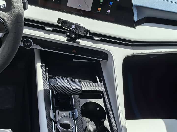 Changan CS75 PLUS 2022 2.0 T AT — фото 10