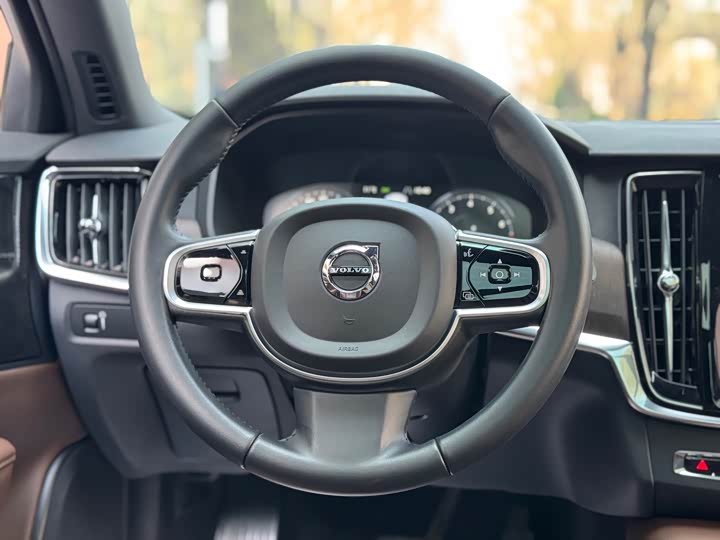 Volvo V90 2021 Cross Country B 5 AWD — фото 15