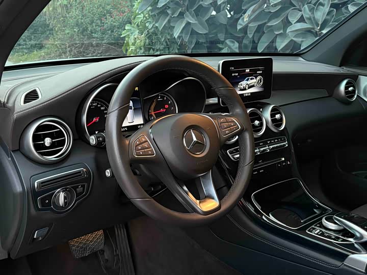 Mercedes-Benz GLC 200 L 4MATIC — фото 19