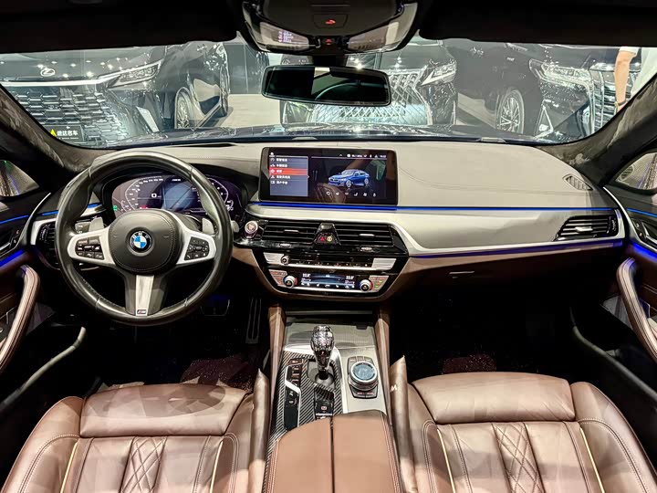 BMW 5-Series 2021 540i M — фото 7