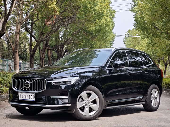 Volvo XC60 2022 B 5 4 WD