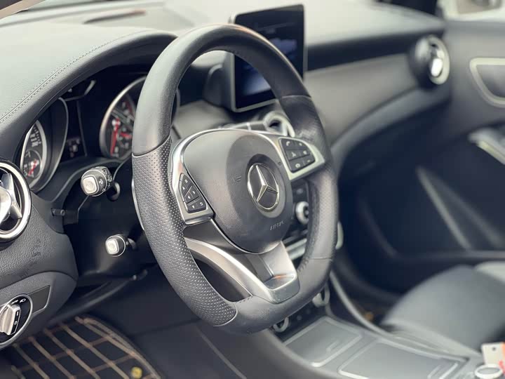 Mercedes-Benz GLA 2019 GLA 200 — фото 10