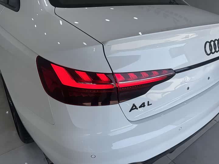 Audi A4L 2025 200 40 TFSI B&O — фото 10