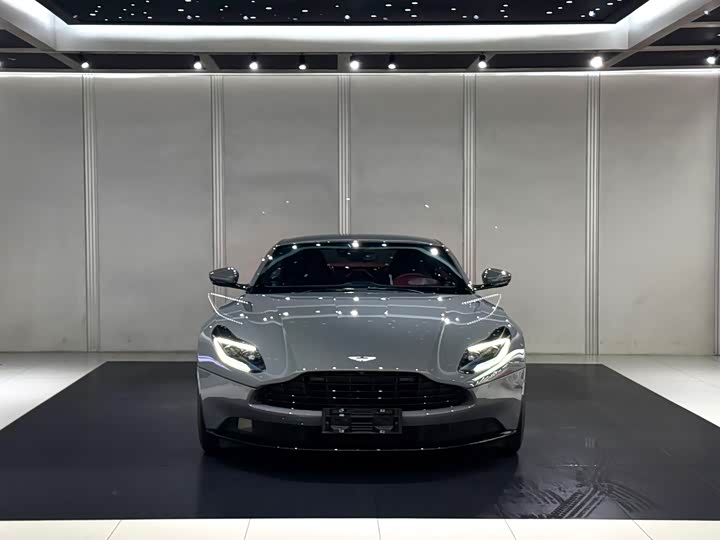 Aston Martin DB11 2022 4.0 T V 8 Coupe — фото 1