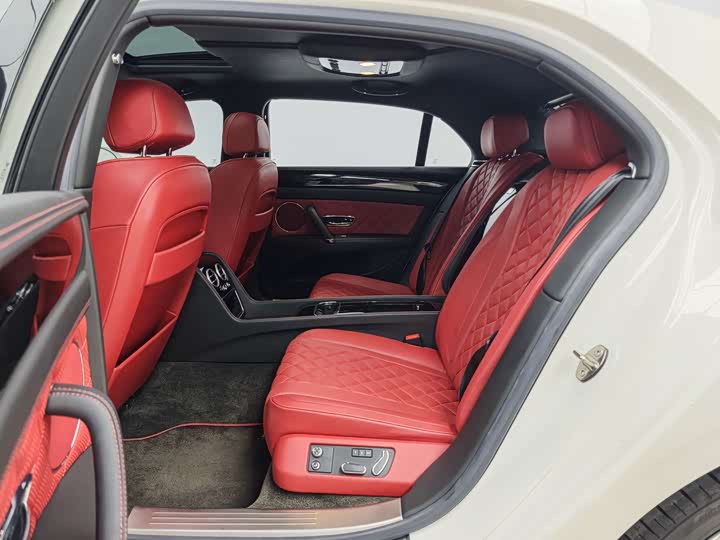Bentley Flying Spur — фото 8