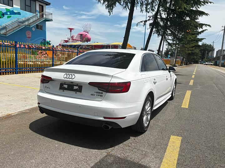Audi A4L 2017 Plus 40 TFSI — фото 5