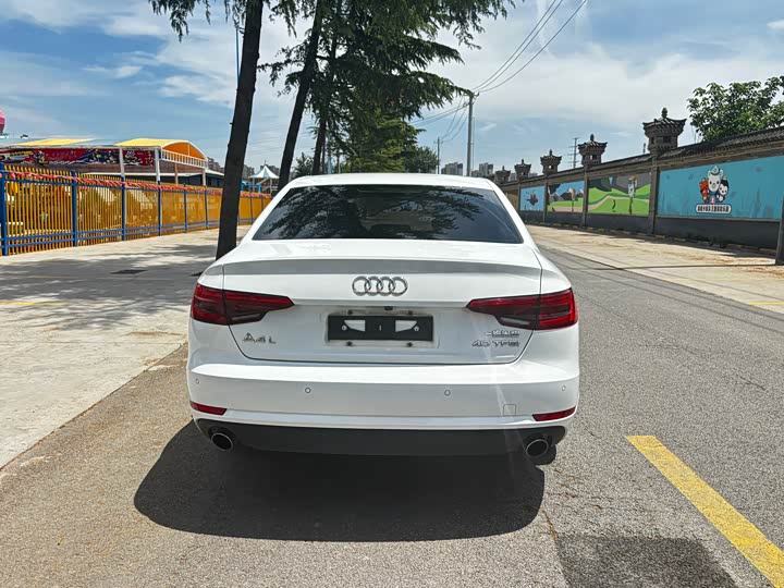 Audi A4L 2017 Plus 40 TFSI — фото 4