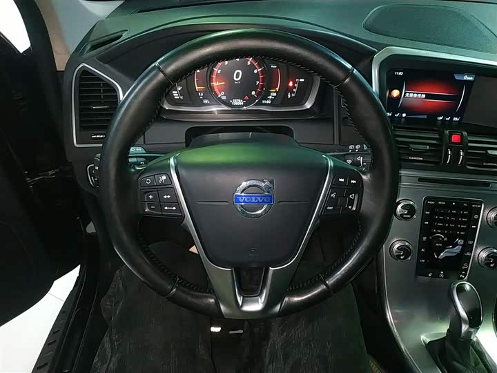 Volvo XC60 2017 T 5 AWD — фото 7