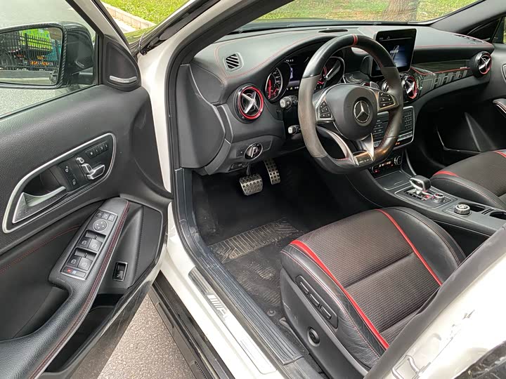 Mercedes-Benz GLA 2017 AMG GLA 45 4 MATIC — фото 4