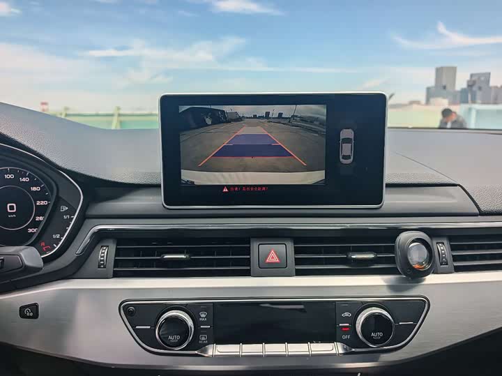 Audi A4L 2018 30 40 TFSI — фото 14