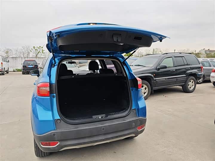 Changan CS15 2016 1.5 L AT — фото 15