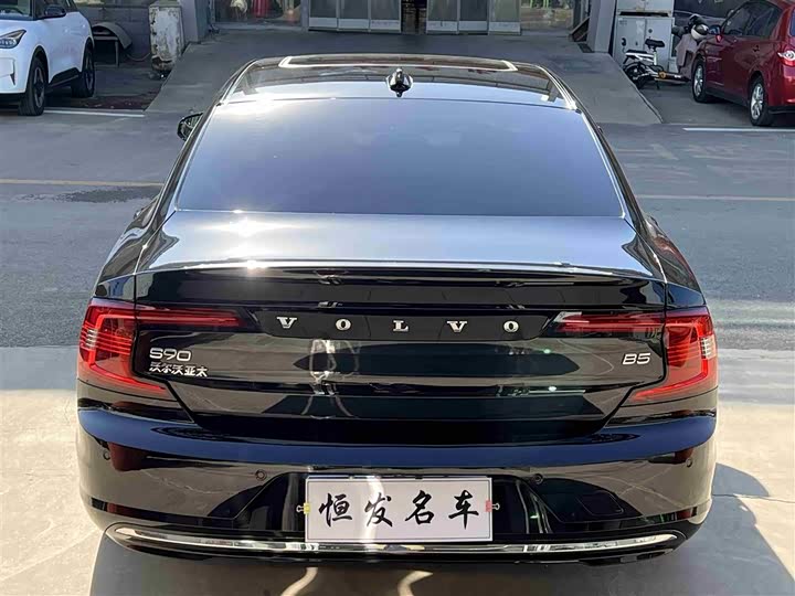 Volvo S90 2025 B 5 — фото 17