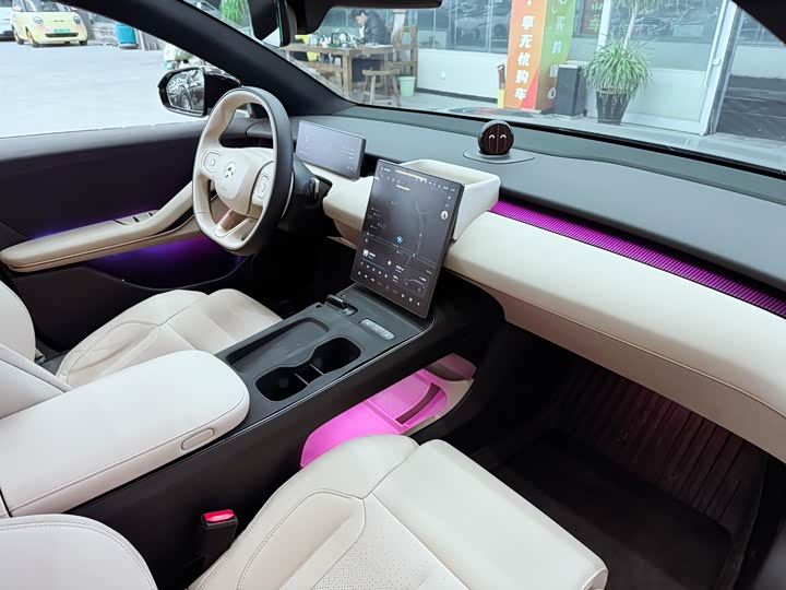 NIO ET5T 2024 100k Wh Touring — фото 18