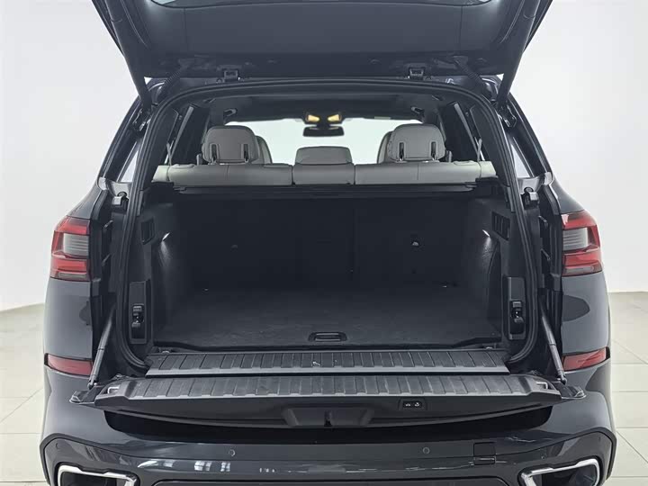 BMW X5 2019 x Drive 40i M — фото 16