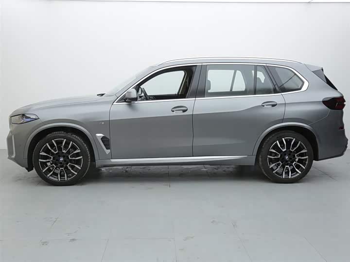 BMW X5 2023 x Drive 40 Li M — фото 3