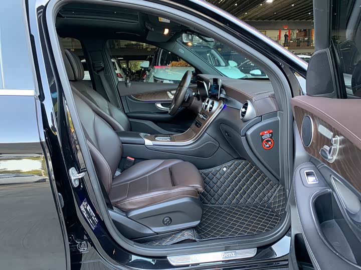 Mercedes-Benz GLC 2020 GLC 260 L 4 MATIC Luxury — фото 12