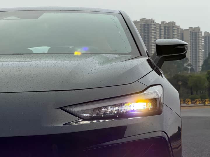 Changan UNI-V 2025 2.0 T — фото 4