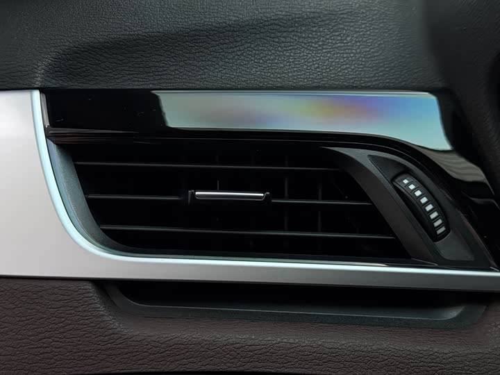 BMW X1 2020 s Drive 20 Li — фото 8