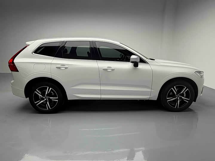 Volvo XC60 2019 T 5 4 WD V — фото 19