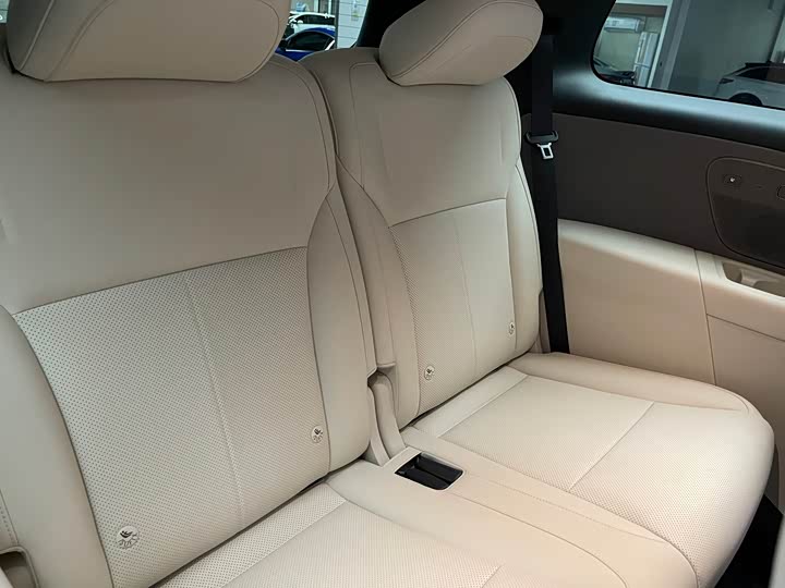 Li Auto i8 2025 — фото 16