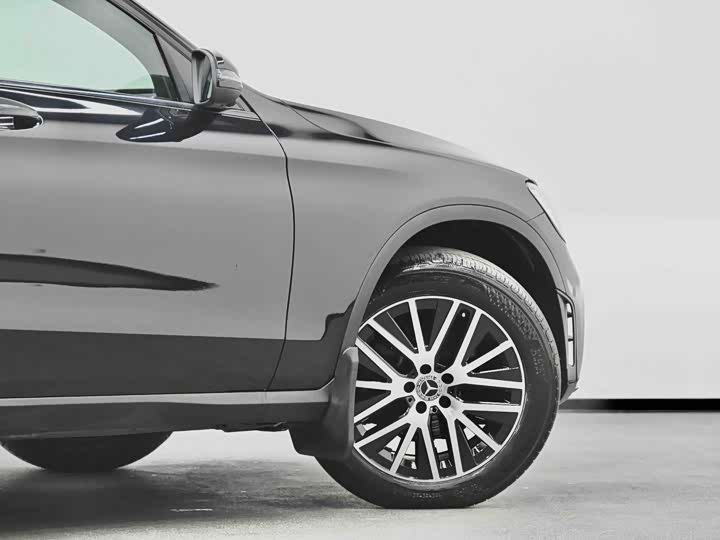 Mercedes-Benz GLC 2023 GLC 260 4 MATIC SUV — фото 10