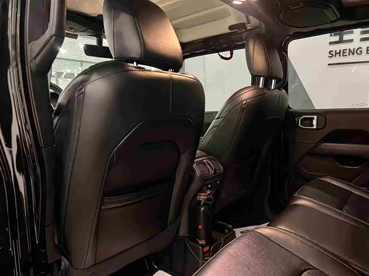 Jeep Gladiator — фото 11