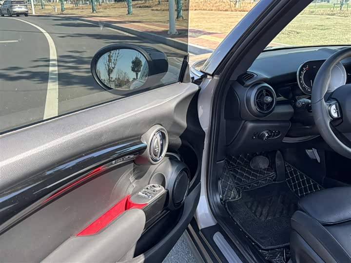 MINI Hatch — фото 12
