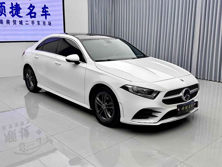 Mercedes-Benz A-Class 2019 A 180 L — фото 7