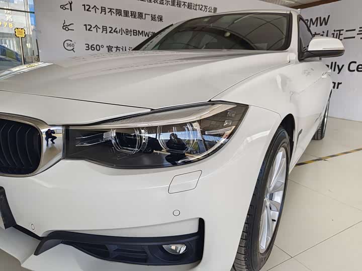BMW 3-Series 2016 320i — фото 17