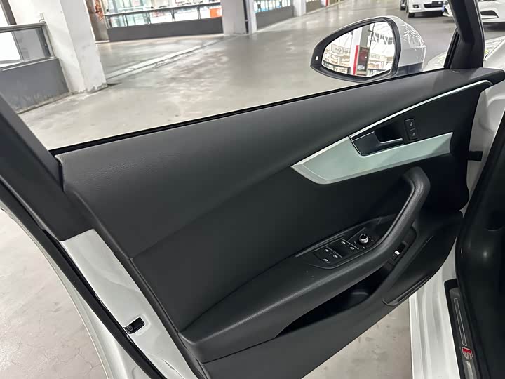 Audi A4L 2018 30 40 TFSI — фото 6