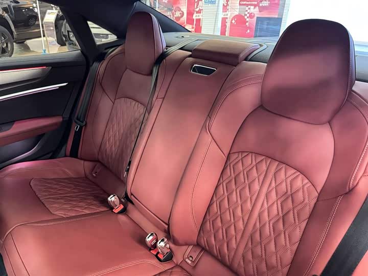 Audi A7L 2024 45 TFSI quattro — фото 8