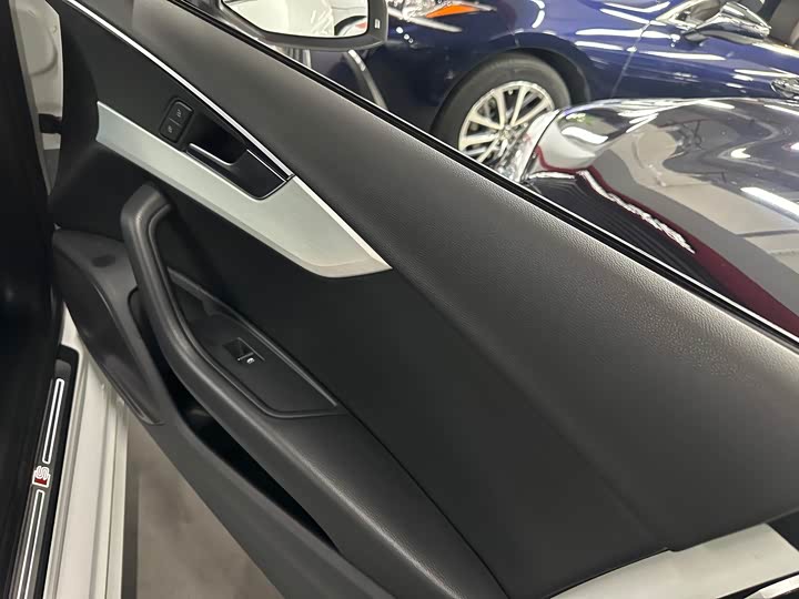 Audi A4L 2018 30 40 TFSI — фото 5