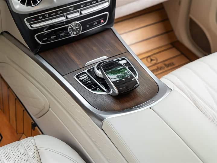 Mercedes-Benz G-Class 2023 AMG G 63 — фото 17
