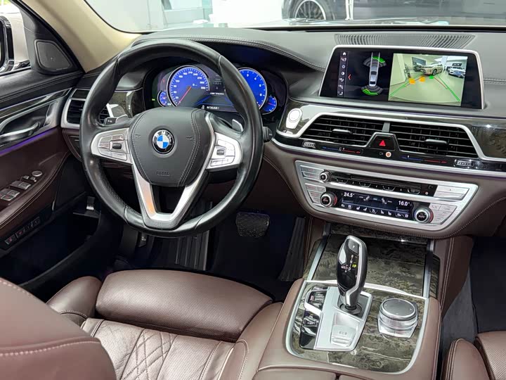 BMW 7 Series 740Li продвинутая — фото 6