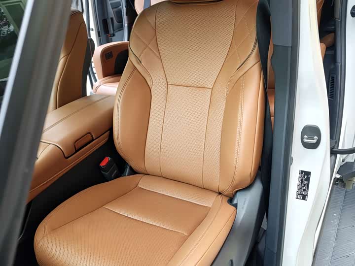 Toyota Vellfire — фото 12