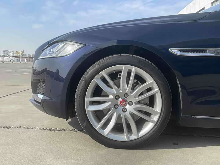 Jaguar XFL 2020 XFL 2.0 T P 250 4 WD — фото 4
