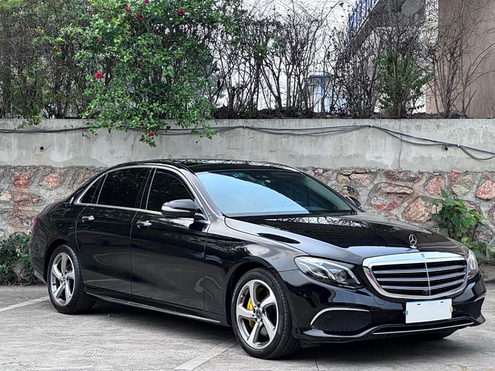 Mercedes-Benz E-Class 2018 E 300 L — фото 3
