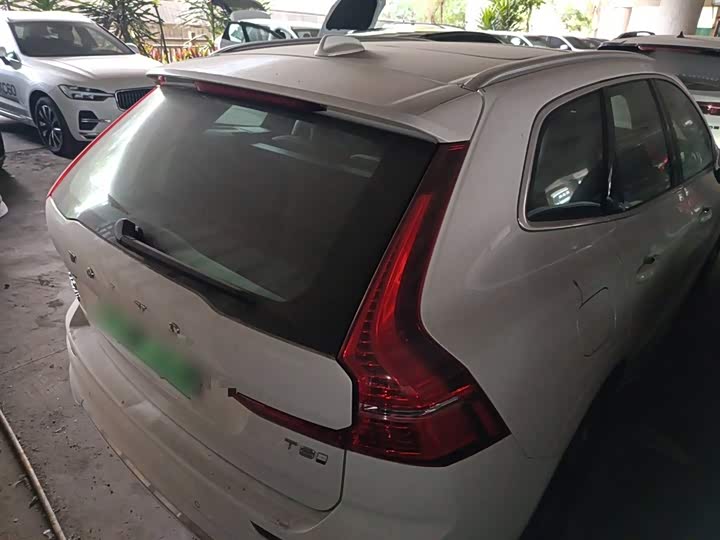 Volvo XC60 Hybrid 2025 Hybrid 4 WD — фото 6