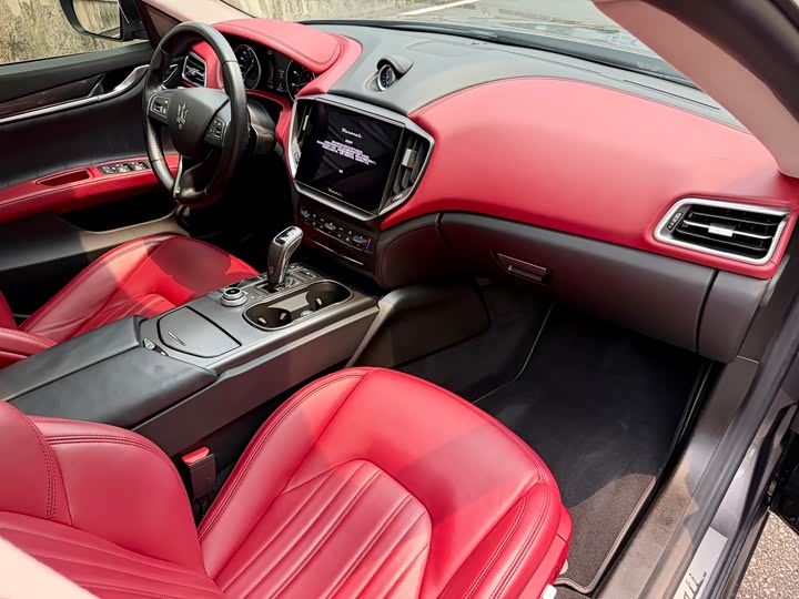 Maserati Ghibli 2021 2.0 T — фото 21