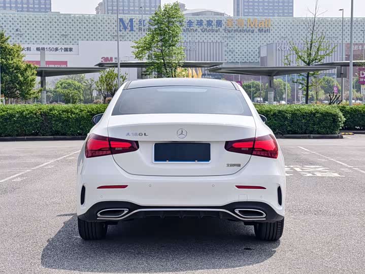 Mercedes-Benz A-Class 2023 A 180 L — фото 5