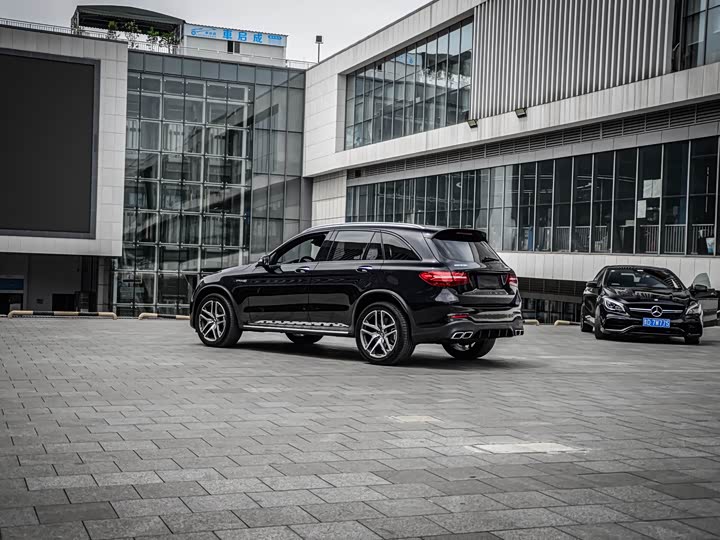 Mercedes-Benz GLC 2018 AMG GLC 63 4 MATIC+ — фото 4