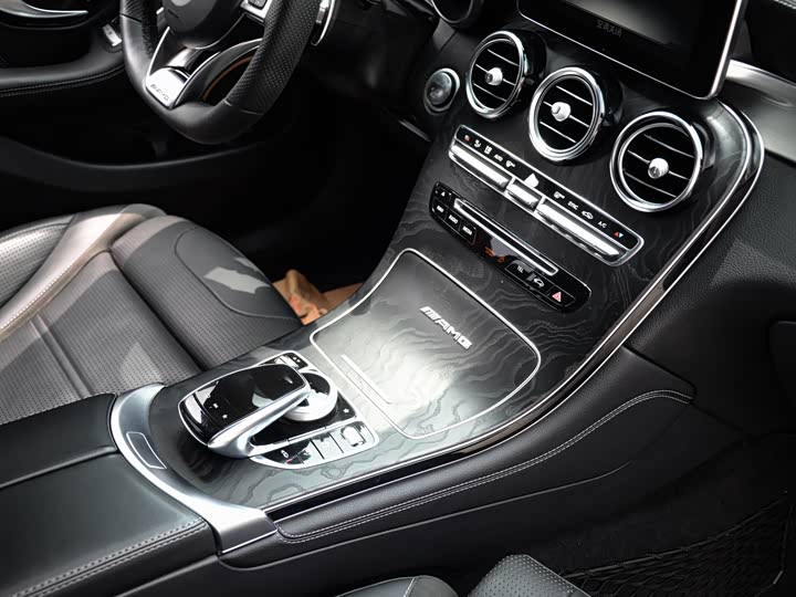 Mercedes-Benz GLC 2018 AMG GLC 63 4 MATIC+ — фото 22