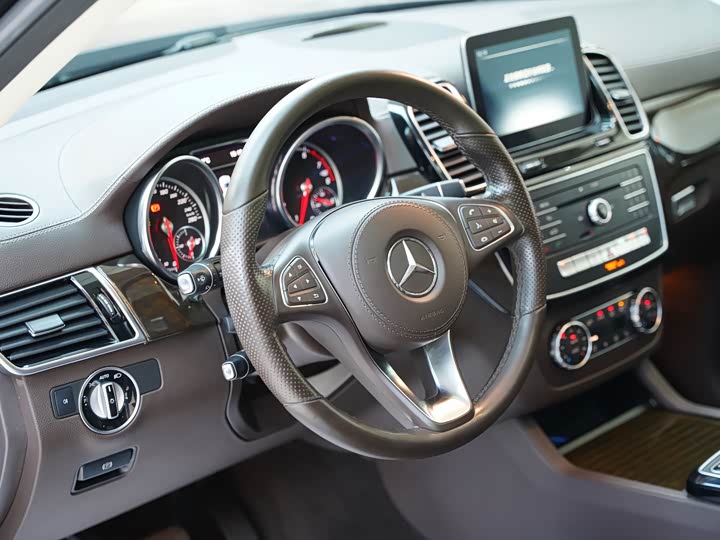 Mercedes-Benz GLS 2017 GLS 400 4 MATIC — фото 13