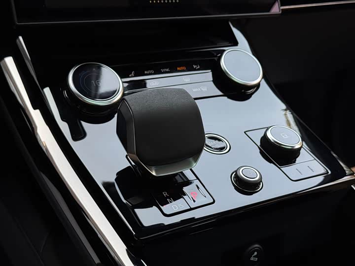 Land Rover Range Rover Sport — фото 18