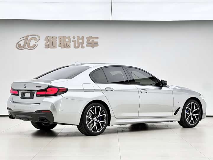 BMW 5 Series — фото 16