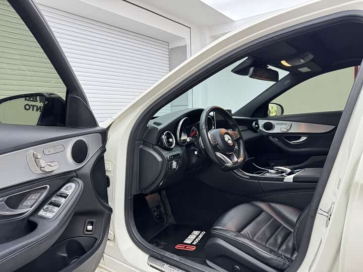 Mercedes-Benz C-Class 2015 C 300 — фото 4