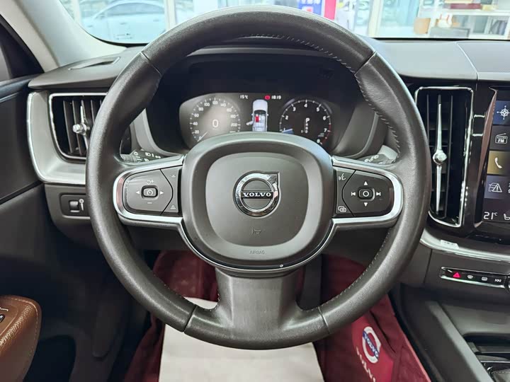 Volvo XC60 2019 T 5 4 WD VI — фото 12